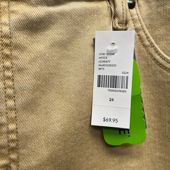 Lane Bryant Tan signature Fit High Rise Petal Capri Jeans Size 24 - Picture 3 of 8